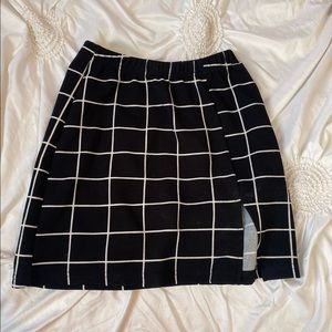 White & black skirt, size XS